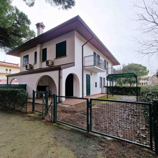 VILLA INCA, Prenota  Hotel a Veneto con parcheggio, Parcheggio