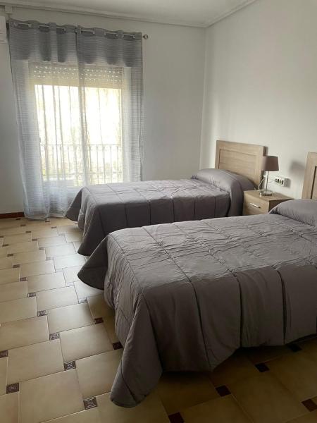 APARTAMENTOS LEONOR, Prenota  Baeza Jaén