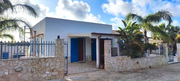 Villa Indipendente Tranquillità e Relax, Buchen Sie  Hotels in Sizilien mit Parkplatz, Parkplätze