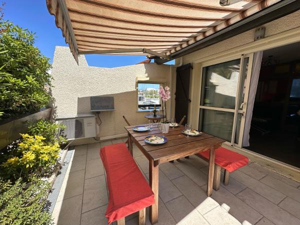 Village naturiste - Port-Vénus - Villa Betty Boop, Réserver  Hôtels à Hérault avec piscine, Piscine