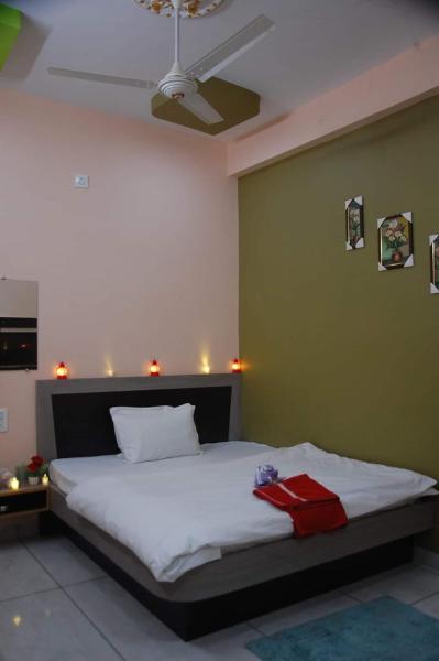 Hotel Adarsh Palace, Réserver  Hôtels à Maharashtra avec piscine, Piscine