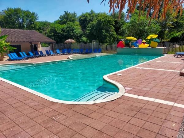 Camping 4 étoiles - Piscine - ccaaagh, Reserva ahora  Carennac 