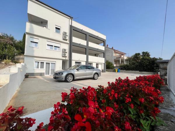 ZVJEZDANA LUX, Reserva ahora  Hoteles en Kvarner con aparcamiento, Aparcamiento