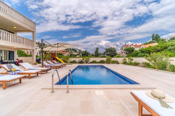 House Villa Gold, Prenota  Hotel con piscina a Croatian Islands, Piscina