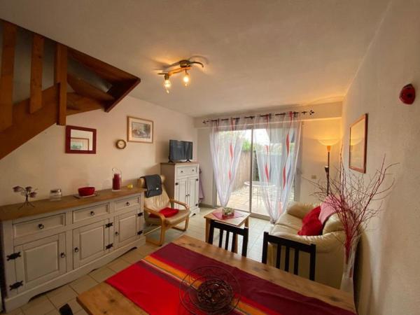 Villa patio avec terrasse semi-couverte, à 2 pas du centre de Capbreton - FR-1-413-229, Reserva ahora  Hoteles en Aquitania con aparcamiento, Aparcamiento