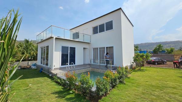 White Lotus Villa, Réserver  Hôtels à Maharashtra avec piscine, Piscine