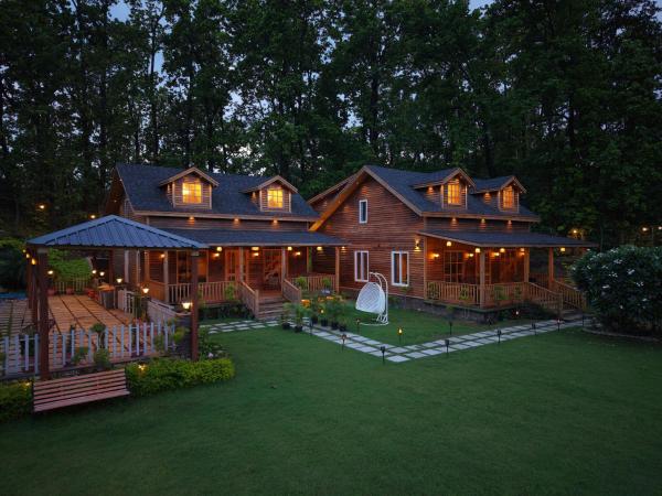 SaffronStays The Woods - Pine Villa, Buchen Sie  Hotels in Uttarakhand mit Parkplatz, Parkplätze