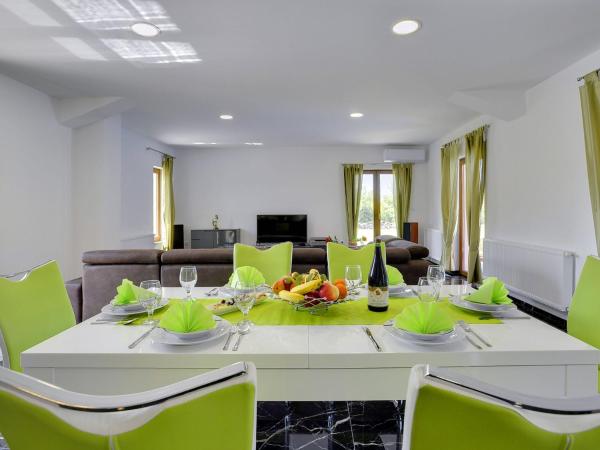Villa in Pazin with Private Pool, Reserva ahora  Hoteles en Istria central con piscina, Piscina