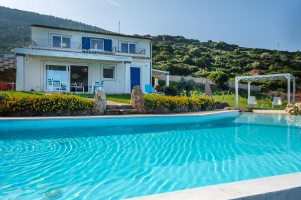 Villa Primaguadia, Buchen Sie  Hotels in Costa Paradiso mit Parkplatz, Parkplätze