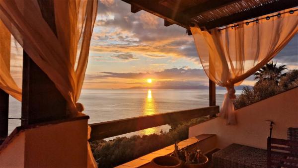 Endless Sea Views at Villa delle Stelle, Buchen Sie  Torre delle Stelle Südsardinien