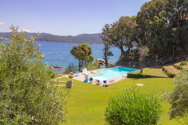 Villa Le Sprizze a bordo del mare - Goelba, Reserva ahora  Hoteles con piscina en Elba, Piscina