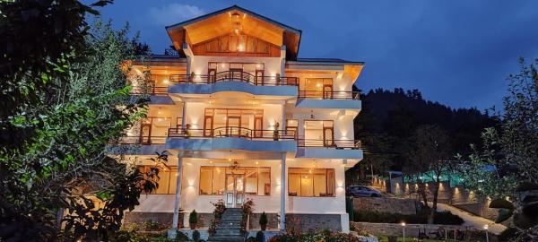 THE LANDSBY COTTAGES, Book  Naggar 