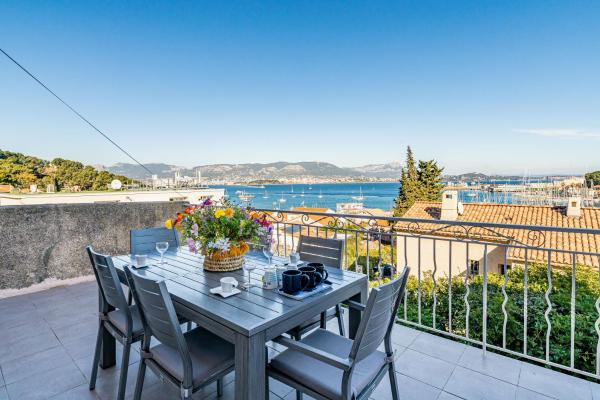 Superbe appartement 2 chambres en haut de Villa, Prenota  Saint-Mandrier-sur-Mer Costa di Var