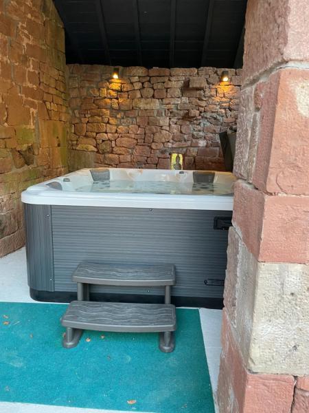 Villa avec jaccuzi, Book  Noailhac Correze