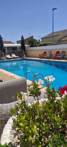 revhotel, Réserver  Hôtels à Canal du Midi avec piscine, Piscine