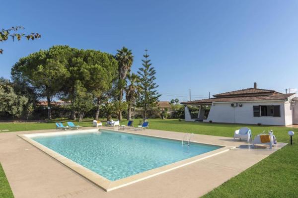 Villa Rosanna by Villa Plus, Buchen Sie  Hotels mit Pool in Sizilien, Schwimmbad