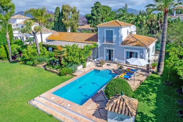 Villa Cortijo Viejo by Villa Plus, Prenota  Hotel a Costa del Sol con piscina, Piscina
