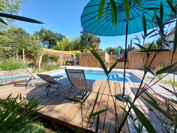 Villa Hossegor - 4 étoiles, 6 chambres - 5 salles de bains - piscine chauffée 5 mn des plages, Reserva ahora  Hoteles en Aquitania con aparcamiento, Aparcamiento