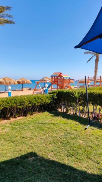 Beach Front Villa in La Sirena Resort - Unit m11, Prenota  Hotel a Governatorato di Suez con piscina, Piscina