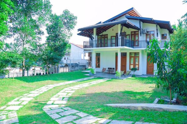 SaDev Lake Villa Bandaragama, Prenota  Bandaragama 