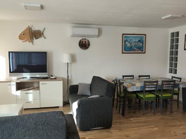 Casa Leo, Reserva ahora  Hoteles en Abruzos con aparcamiento, Aparcamiento