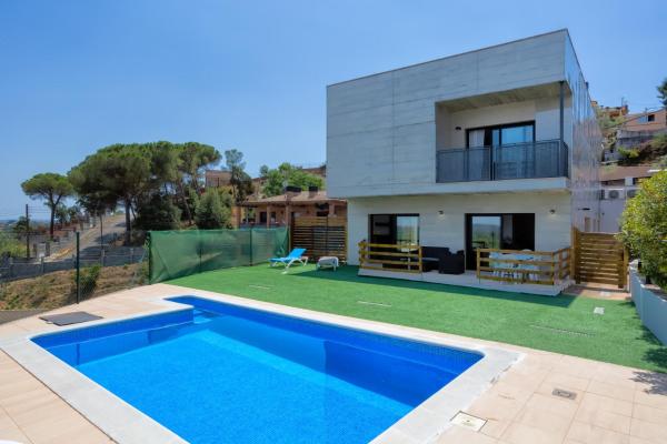 Hauzify I Villa Velaz, Buchen Sie  Fogars de la Selva 