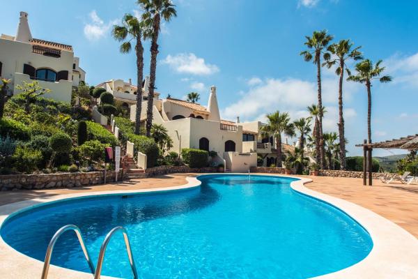 Luxuriöse und großräumige Villa mit Community Pool, Sicht auf das Mittelmeer sowie dem Mar Menor, La Manga Club, Buchen Sie  Hotels mit Pool in Murcia, Schwimmbad