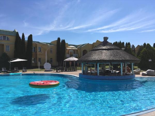 Mediterran Apartman with Pool, Buchen Sie  Siófok 