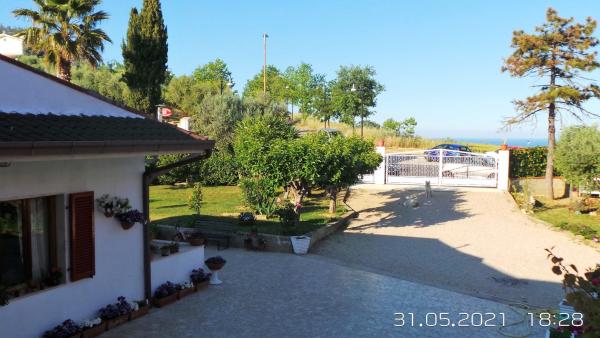 A Casa Di Nonna B&B, Reserva ahora  Hoteles en Abruzos con aparcamiento, Aparcamiento