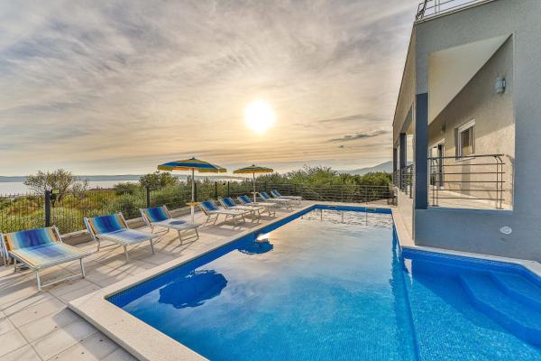 Intimate secluded Luxury Villa Cambello, GORGEOUS SEA VIEW in Croatia, Buchen Sie  Hotels in Gespanschaft Split-Dalmatien mit Pool, Schwimmbad