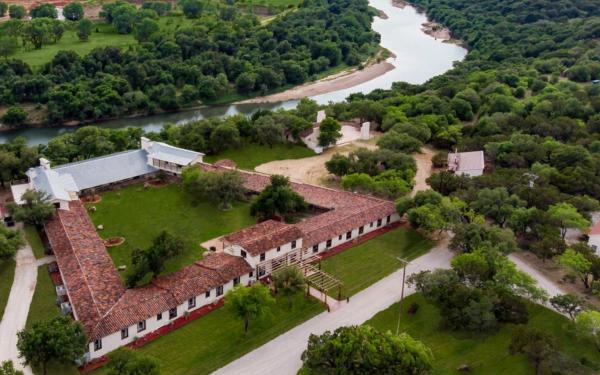 Rest Yourself River Ranch, Buchen Sie  Hotels in Mineral Wells mit Parkplatz, Parkplätze