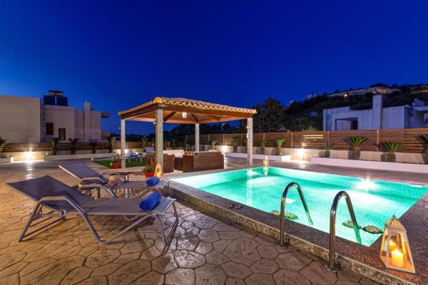 Marias Luxurious Villa in Koskinou, Reserva ahora  Hoteles en Rodas con piscina, Piscina