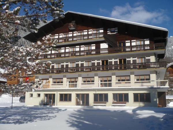 CENT CRISTAUX, Prenota  Hotel a Alvernia con parcheggio, Parcheggio