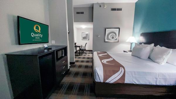Quality Inn Roseville-Detroit North, Buchen Sie  Roseville 
