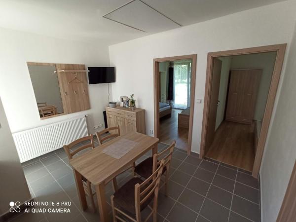 Penzion U Tomanů, Reserva ahora  Hoteles en Bohemia Central con aparcamiento, Aparcamiento