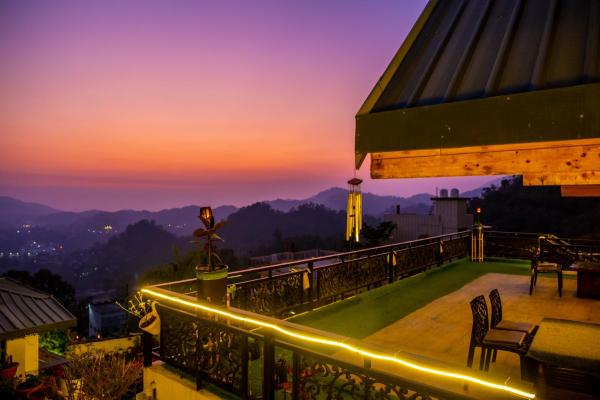The Bougainvillea Retreat - A Luxury Private Pool Villa in Dehradun, Buchen Sie  Dehradun Uttarakhand