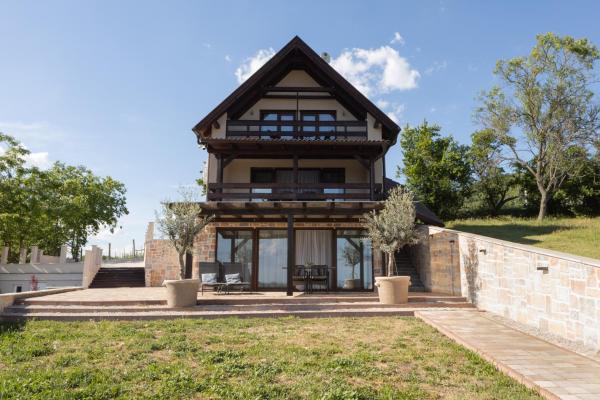 Kardos Villa, Buchen Sie  Szigliget 
