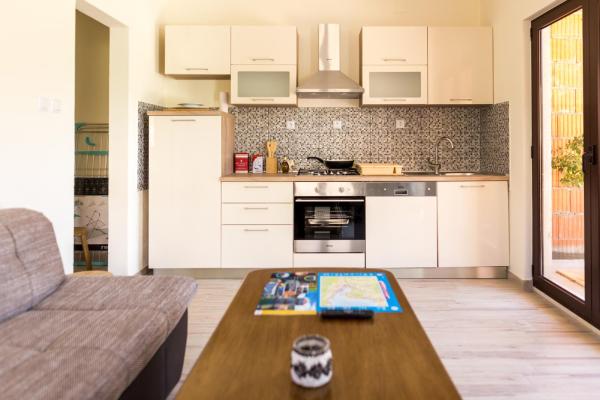 Villa Lovric, Buchen Sie  Hotels in Gespanschaft Split-Dalmatien mit Parkplatz, Parkplätze