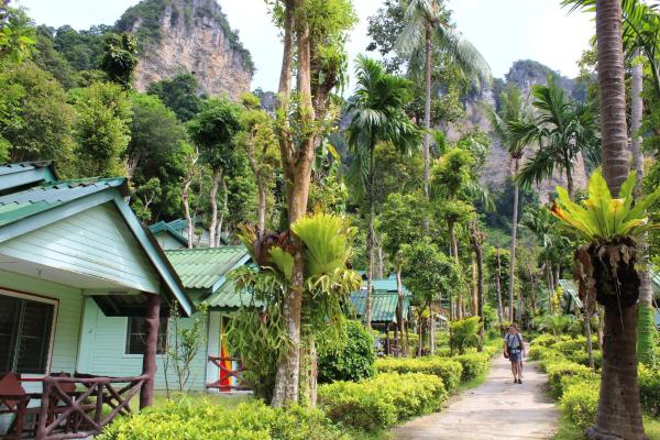 Chill Out Bar and Jungle Bungalows, Réserver  Tonsai Beach 