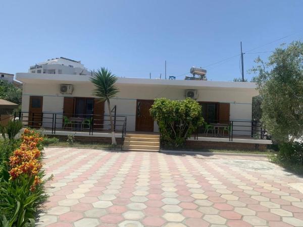Guesthouse Sueda, Buchen Sie  Hotels in Qark Vlora mit Parkplatz, Parkplätze