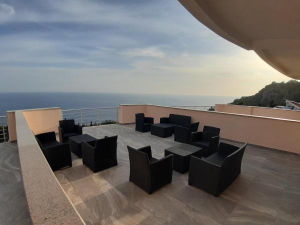Villa Grand, Buchen Sie  Bar Bar County