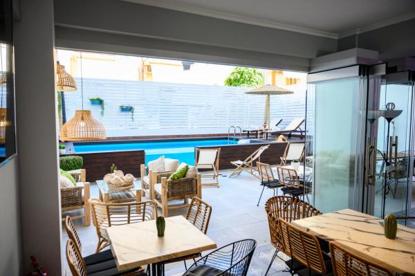 Retro luxury rooms, Prenota  Olymbiaki Akti 