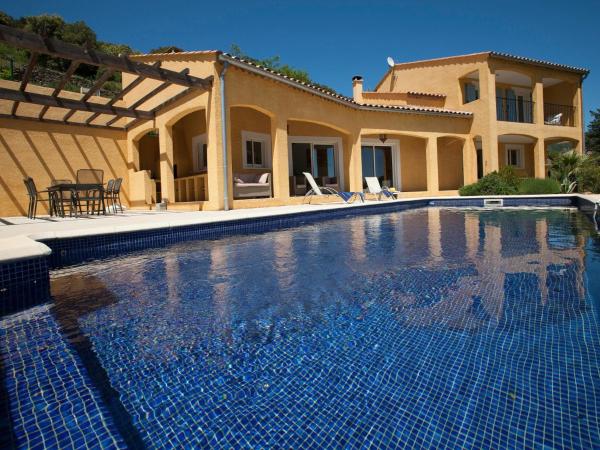 Roquebrun Villa with Pool, Réserver  Hôtels avec piscine à Roquebrun, Piscine