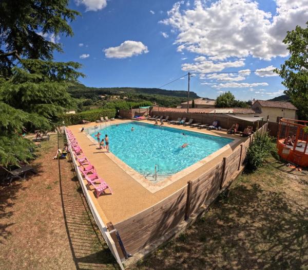 Camping Les Lavandes, Prenota  Hotel con piscina a Alvernia, Piscina