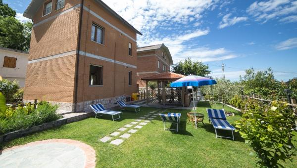 A & B Holiday Home, Buchen Sie  Deiva Marina 