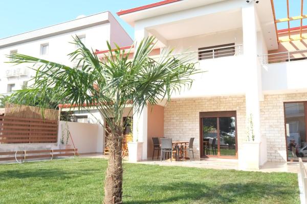 Villa Valerie, Prenota  Hotel a Macedonia con parcheggio, Parcheggio