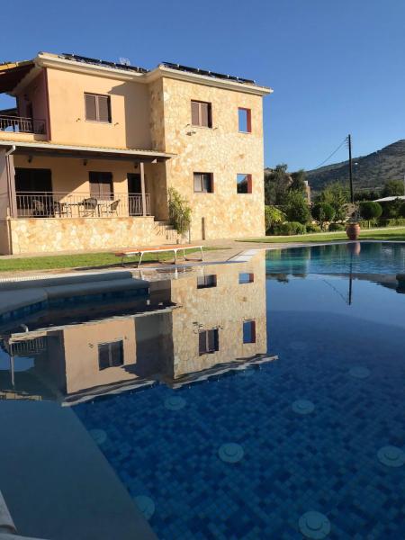 Villa Rena, Prenota  Hotel a Thesprotia Regional Unit con piscina, Piscina