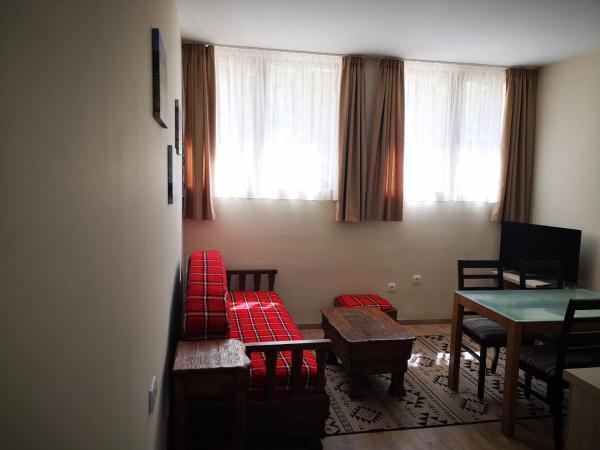 Apartments&Camping ZIP, Buchen Sie Ferienwohnung Hotels in Zentralserbien mit Parkplatz, Parkplätze