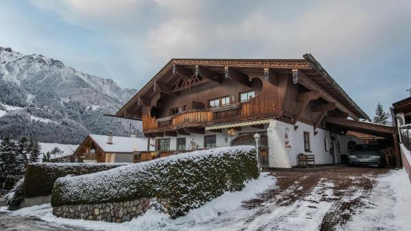 Aparthaus Bergführer Harald Gleirscher, Prenota  Hotel a Tirolo con parcheggio, Parcheggio