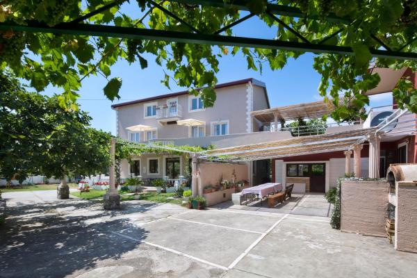 Apartments Al Parma, Book Apartment Budva 